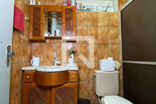 Banheiro de casa à venda com 6 quartos, 210m² em Scharlau, São Leopoldo