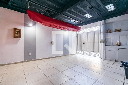 Garagem de casa à venda com 4 quartos, 205m² em Saúde, São Paulo
