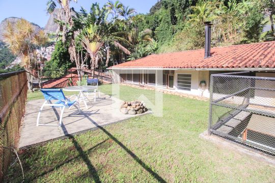 Jardim Íntimo de casa de condomínio à venda com 4 quartos, 550m² em Gávea, Rio de Janeiro