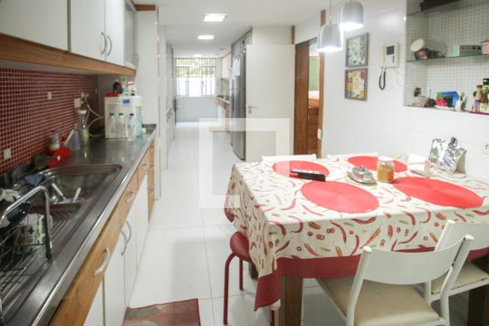 Cozinha de casa de condomínio à venda com 4 quartos, 550m² em Gávea, Rio de Janeiro