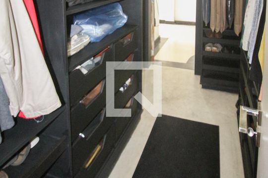 Closet 2 da Suíte Master de casa de condomínio à venda com 4 quartos, 550m² em Gávea, Rio de Janeiro