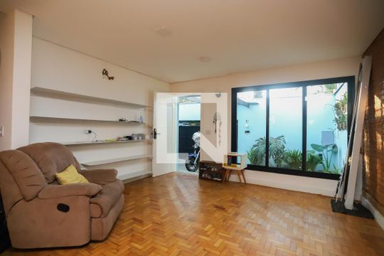 Sala de casa à venda com 4 quartos, 200m² em Vila Romana, São Paulo
