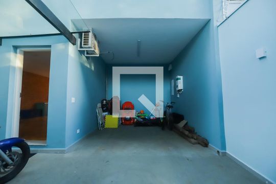 Garagem de casa à venda com 4 quartos, 200m² em Vila Romana, São Paulo