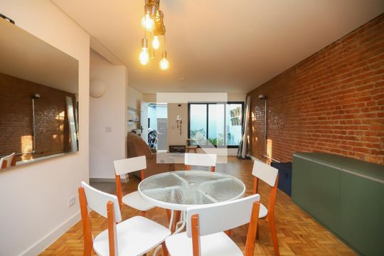 Sala de casa à venda com 4 quartos, 200m² em Vila Romana, São Paulo