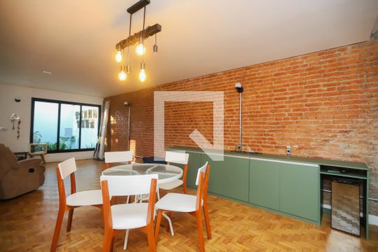 Sala de casa à venda com 4 quartos, 200m² em Vila Romana, São Paulo