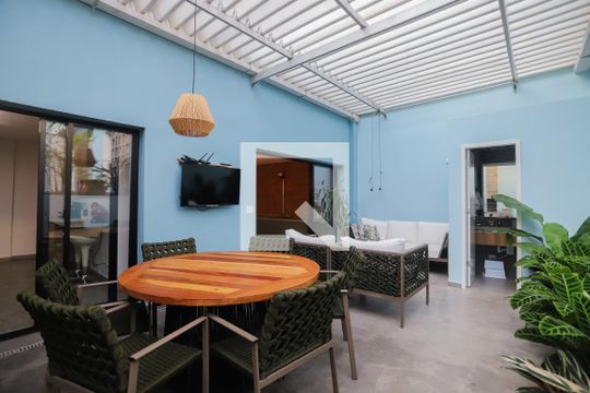Area Externa de casa à venda com 4 quartos, 200m² em Vila Romana, São Paulo