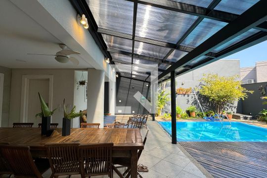 Quintal de casa de condomínio para alugar com 4 quartos, 320m² em Alphaville, Santana de Parnaíba