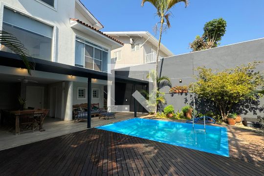 Piscina de casa de condomínio para alugar com 4 quartos, 320m² em Alphaville, Santana de Parnaíba