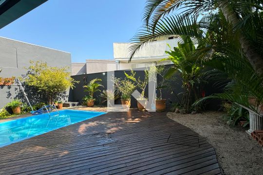 Quintal de casa de condomínio para alugar com 4 quartos, 320m² em Alphaville, Santana de Parnaíba