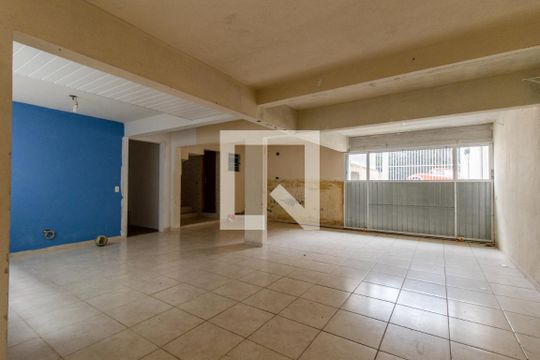 Garagem de casa para alugar com 2 quartos, 140m² em Cidade Industrial de Curitiba, Curitiba