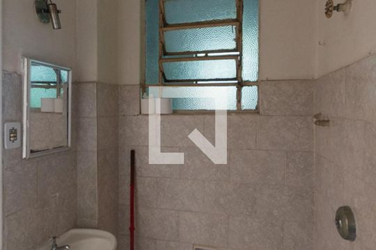 Banheiro de apartamento para alugar com 1 quarto, 52m² em Praca da Bandeira, Rio de Janeiro