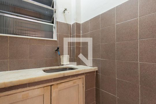 Cozinha de apartamento para alugar com 1 quarto, 52m² em Praca da Bandeira, Rio de Janeiro