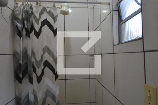 Banheiro de apartamento à venda com 2 quartos, 75m² em Brás de Pina, Rio de Janeiro