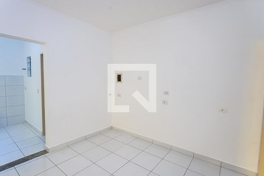 Cozinha de casa para alugar com 1 quarto, 30m² em Jardim Regina, São Paulo
