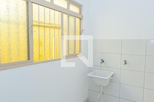 Área de Serviço de casa para alugar com 1 quarto, 30m² em Jardim Regina, São Paulo
