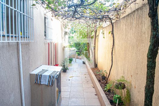 corredor de casa à venda com 4 quartos, 600m² em Curicica, Rio de Janeiro
