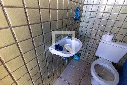 Detalhe do banheiro do salão de apartamento para alugar com 4 quartos, 680m² em Aviação, Praia Grande