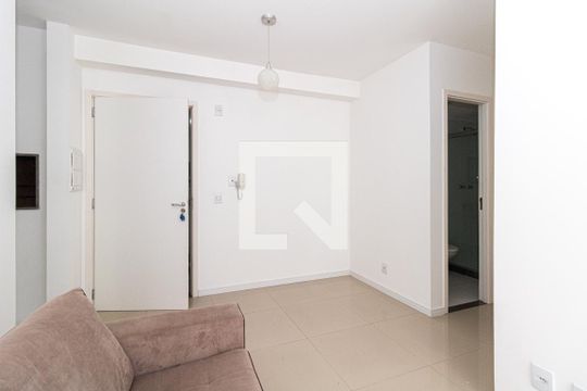Sala de apartamento para alugar com 2 quartos, 55m² em Farrapos, Porto Alegre