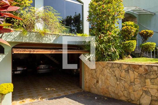 Fachada de casa à venda com 3 quartos, 450m² em Jardim da Glória, São Paulo