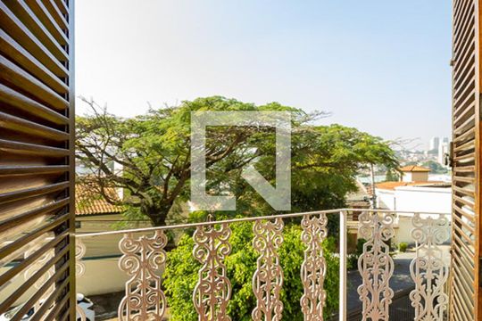 Varanda Suíte 1 de casa à venda com 3 quartos, 450m² em Jardim da Glória, São Paulo