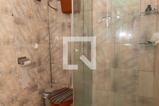 Banheiro de casa à venda com 5 quartos, 48m² em Jardim Carvalho, Porto Alegre