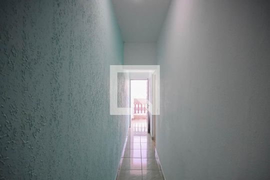 Corredor de casa para alugar com 2 quartos, 60m² em Jardim Oliveiras, Taboão da Serra