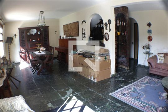Casa à venda com 4 quartos, 300m² em Taquara, Rio de Janeiro