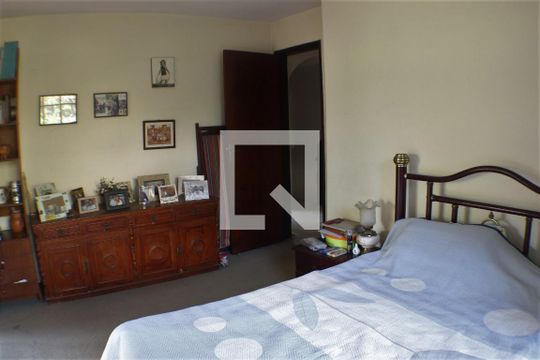 Quarto 1 de casa à venda com 4 quartos, 300m² em Taquara, Rio de Janeiro