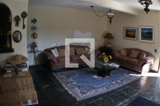 Sala de casa à venda com 4 quartos, 300m² em Taquara, Rio de Janeiro