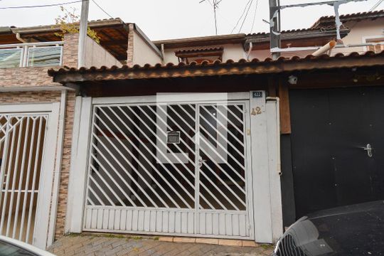 Fachada de casa à venda com 3 quartos, 117m² em Picanço, Guarulhos