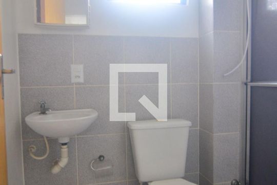 Banheiro de apartamento para alugar com 2 quartos, 52m² em Igara, Canoas