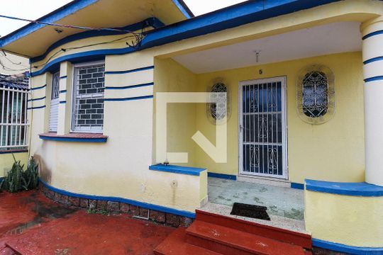 Quintal de casa à venda com 4 quartos, 200m² em Passo D’areia, Porto Alegre