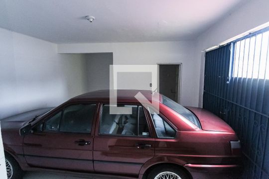 Garagem de casa à venda com 4 quartos, 200m² em Passo D’areia, Porto Alegre