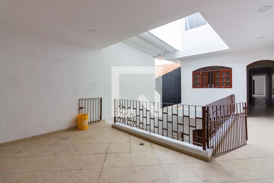 Área de Serviço de casa para alugar com 4 quartos, 120m² em Veloso, Osasco
