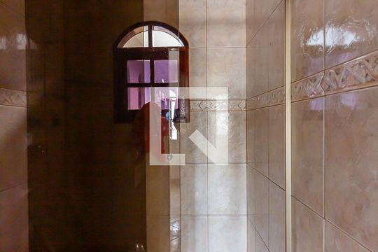 Banheiro de casa para alugar com 4 quartos, 120m² em Veloso, Osasco