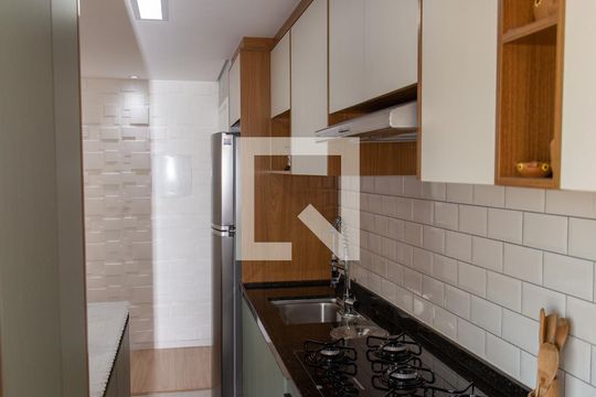 Cozinha de apartamento para alugar com 2 quartos, 51m² em Centro, Diadema