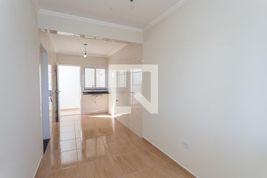 Sala e cozinha de apartamento à venda com 2 quartos, 41m² em Vila Portuguesa, São Paulo