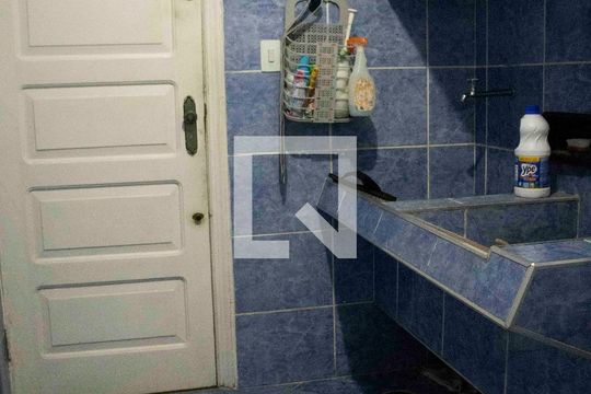 Área de Serviço de casa para alugar com 3 quartos, 450m² em  Vila Cascatinha , São Vicente