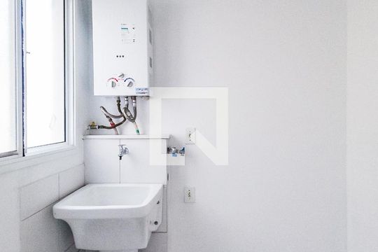 Área de serviço de apartamento para alugar com 3 quartos, 67m² em Humaitá, Porto Alegre