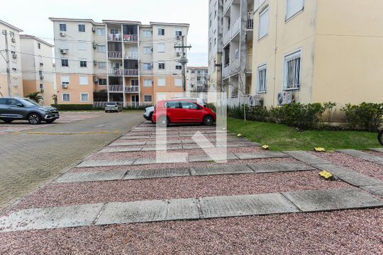 Garagem de apartamento para alugar com 3 quartos, 67m² em Humaitá, Porto Alegre