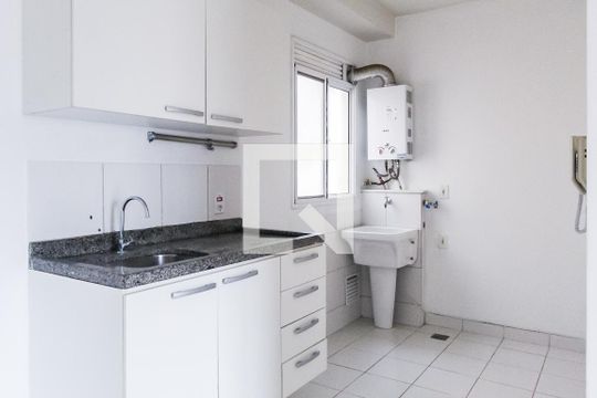 Cozinha de apartamento para alugar com 3 quartos, 67m² em Humaitá, Porto Alegre