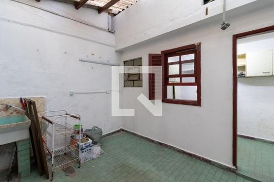 Área de Serviço de casa para alugar com 2 quartos, 150m² em Vila Vitório Mazzei, São Paulo