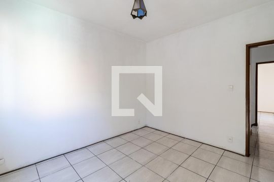 Quarto 1 de casa para alugar com 2 quartos, 150m² em Vila Vitório Mazzei, São Paulo