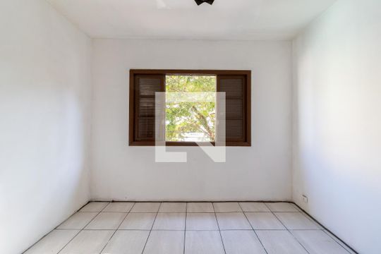 Quarto 1 de casa para alugar com 2 quartos, 150m² em Vila Vitório Mazzei, São Paulo