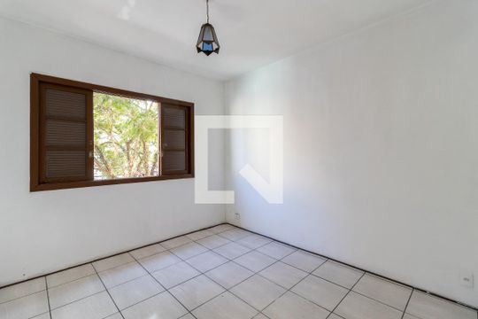 Quarto 1 de casa para alugar com 2 quartos, 150m² em Vila Vitório Mazzei, São Paulo