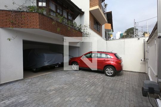 Garagem de casa à venda com 3 quartos, 280m² em Vila Andrade, São Paulo