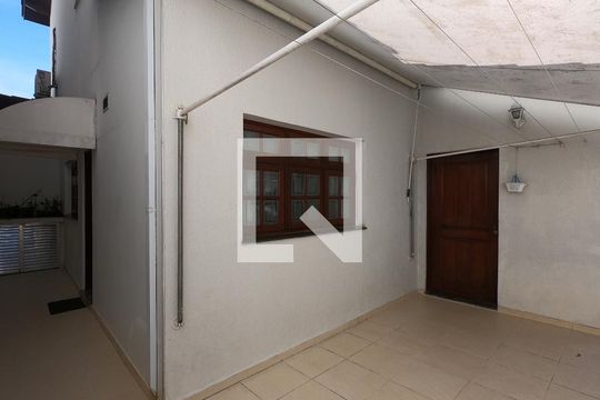 Quintal de casa para alugar com 3 quartos, 280m² em Vila Andrade, São Paulo