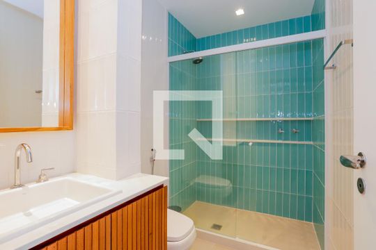 Banheiro 2 de apartamento para alugar com 2 quartos, 68m² em Copacabana, Rio de Janeiro