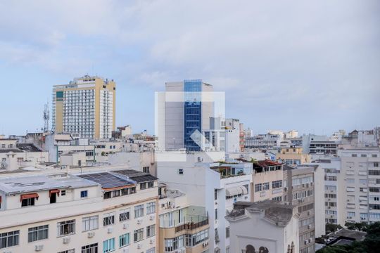 Vista  de apartamento para alugar com 2 quartos, 68m² em Copacabana, Rio de Janeiro