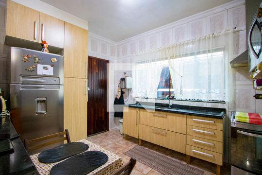 Cozinha de casa à venda com 3 quartos, 245m² em Vila Curuçá, Santo André
